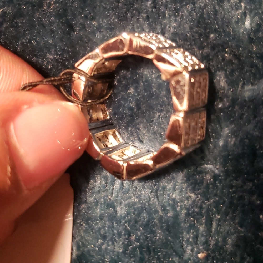 Ring - Picture 3 of 3